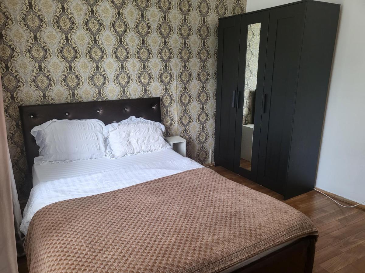 Apartament Cu 3 Camere Chiar In Inima Capitalei Bucarest Exterior foto