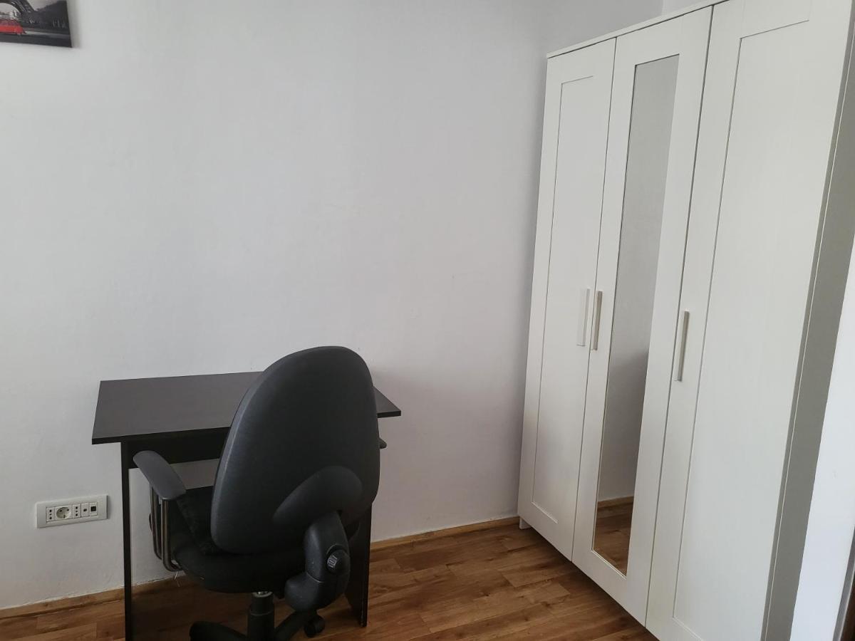 Apartament Cu 3 Camere Chiar In Inima Capitalei Bucarest Exterior foto