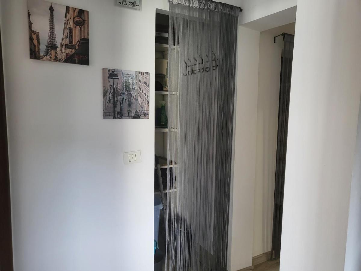 Apartament Cu 3 Camere Chiar In Inima Capitalei Bucarest Exterior foto