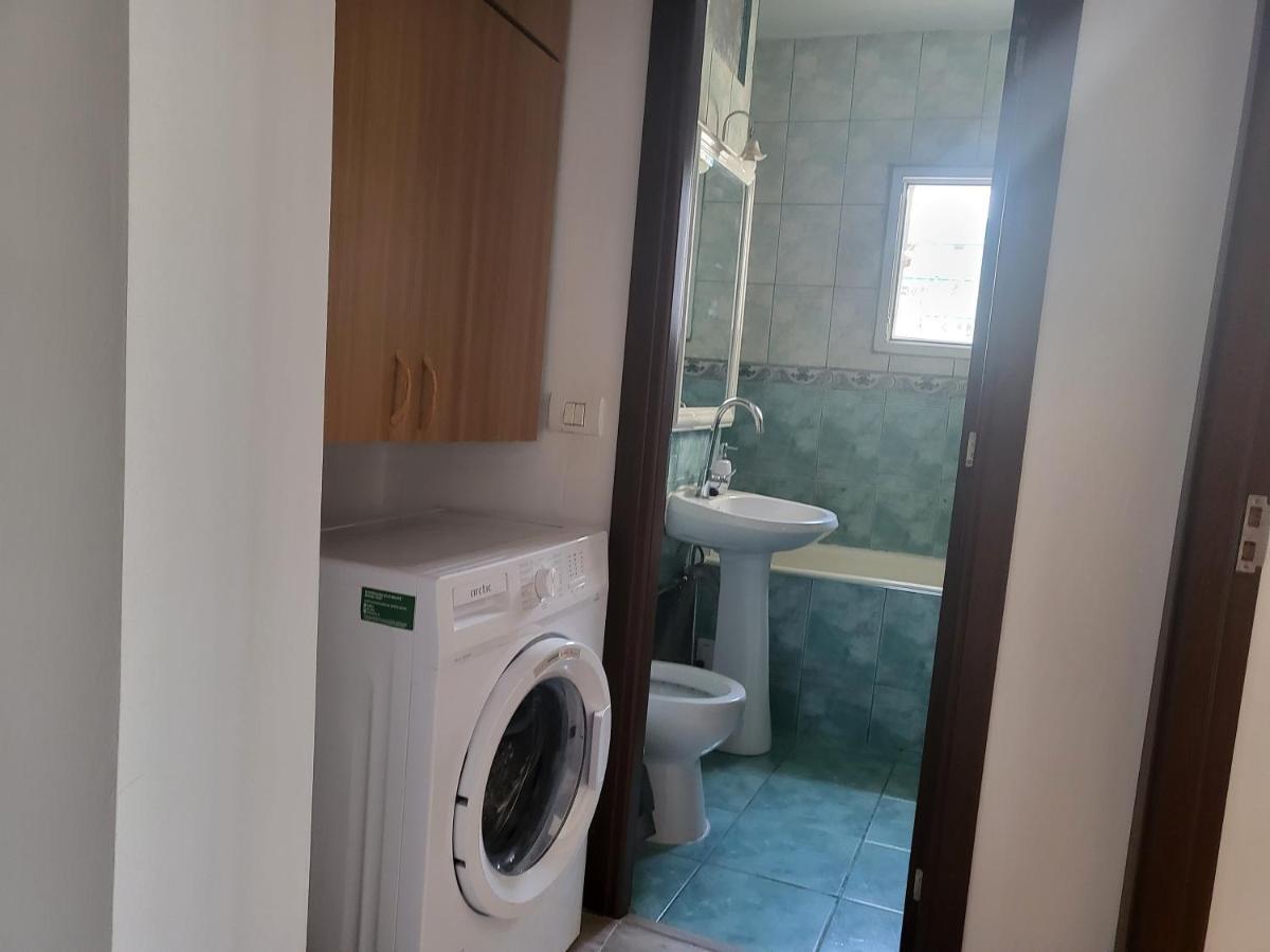 Apartament Cu 3 Camere Chiar In Inima Capitalei Bucarest Exterior foto